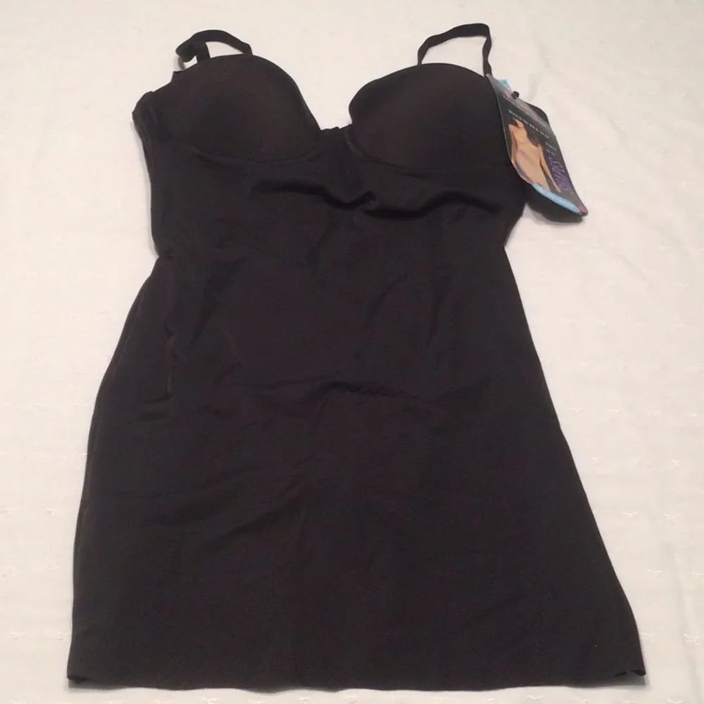 Maidenform Built-In-Bra Slip Medium Firm Cool Comfort​